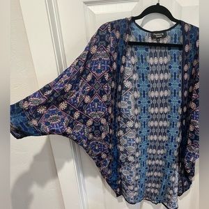 Printed quarter sleeve kimono